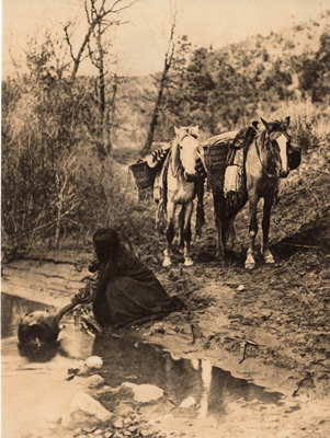 GETTING WATER — APACHE EDWARD CURTIS NORTH AMERICAN INDIAN PHOTO